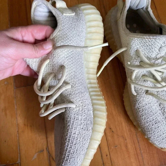 Authentic yeezy boost v2 - Picture 16 of 16